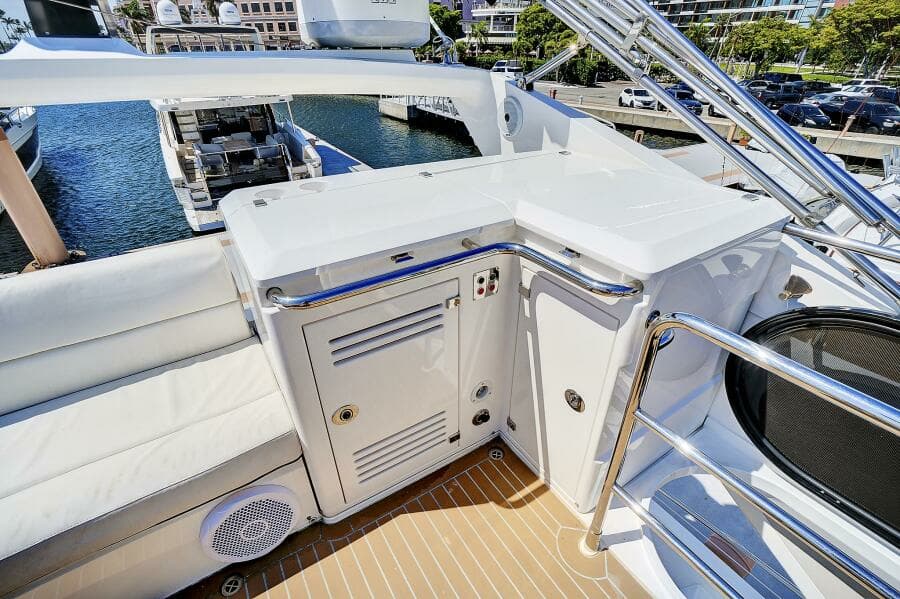 2017 Sunseeker 68 Sport Yacht