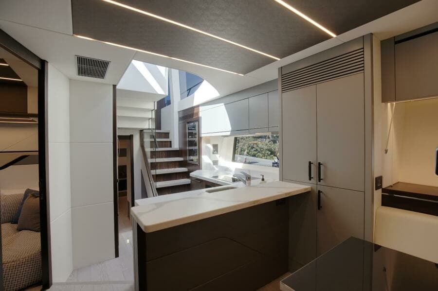 2023 Sunseeker Sport Yacht