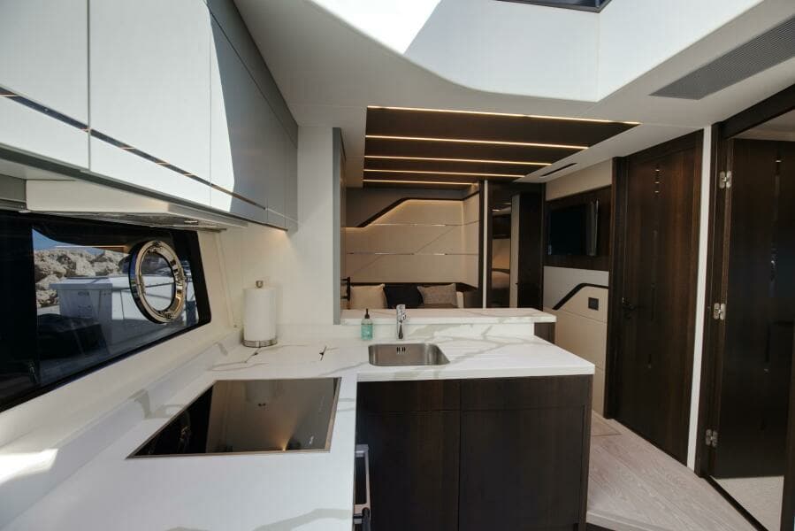 2023 Sunseeker Sport Yacht