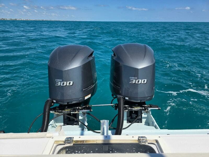 2012 Contender Custom 33 Center Console