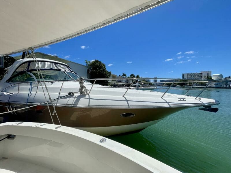 2006 Cruisers Yachts 420 Express