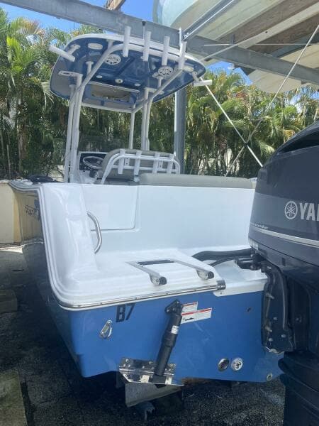 2022 Sportsman Open 232 Center Console