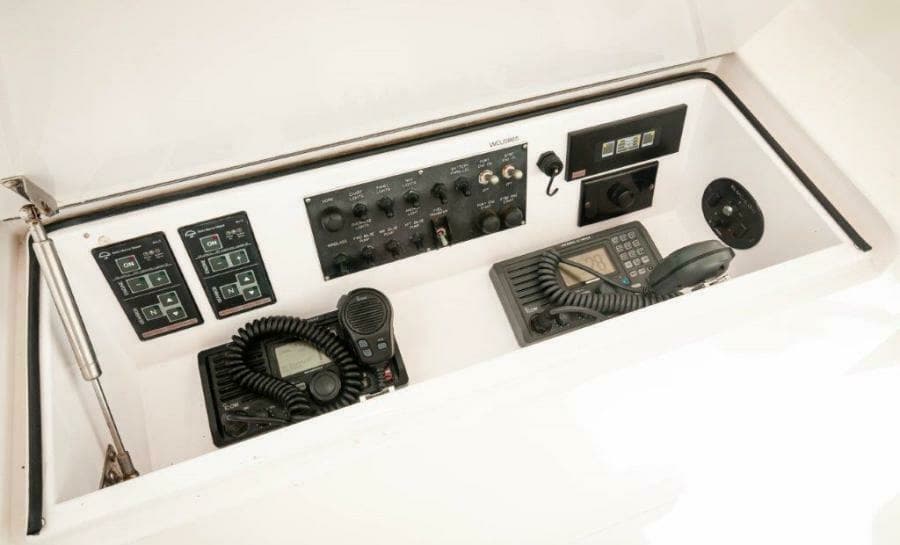 2006 45 Viking Convertible Helm (5)