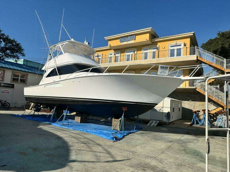 2006 45 Viking Convertible- Fresh Bottom Job