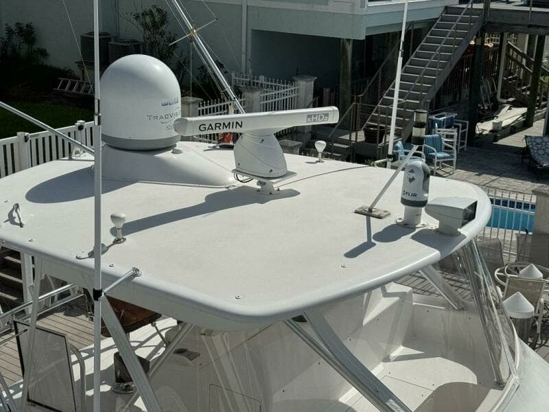 2006 45 Viking Convertible Equipment