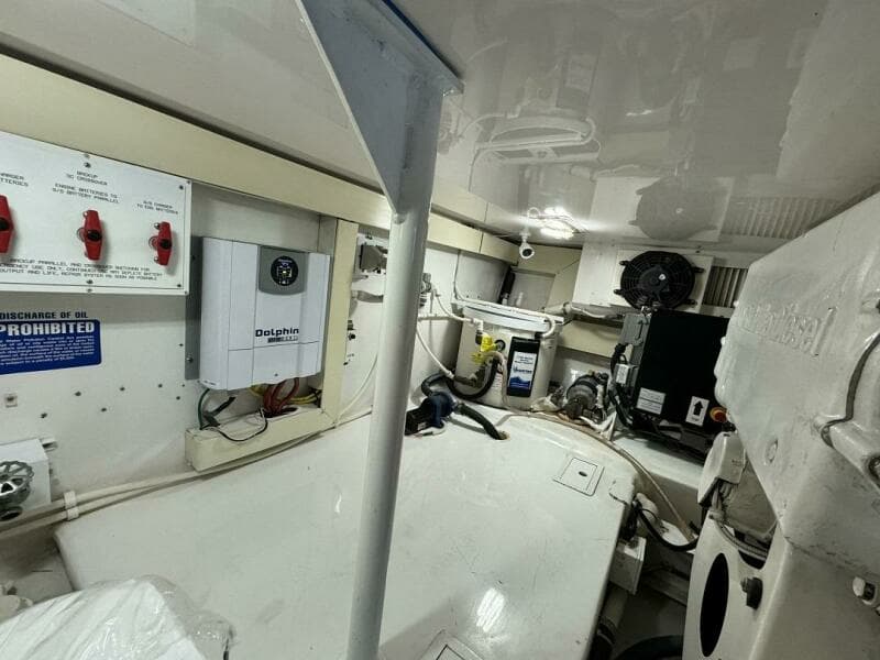 2006 45 Viking Convertible Engine Room