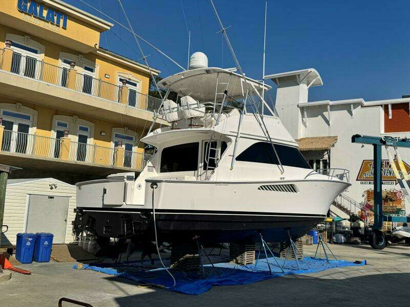 2006 45 Viking Convertible- Fresh Bottom Job