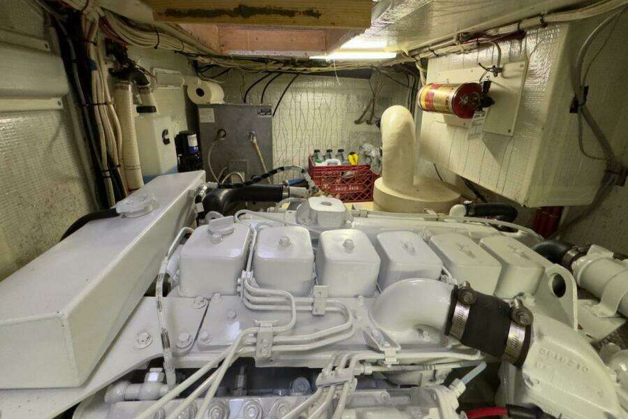 2001 American Tug 34