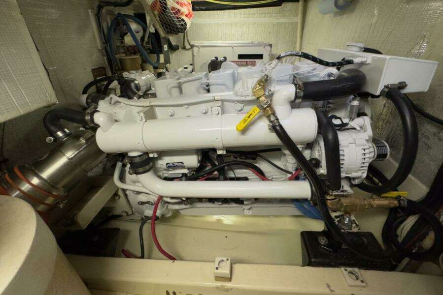 2001 American Tug 34