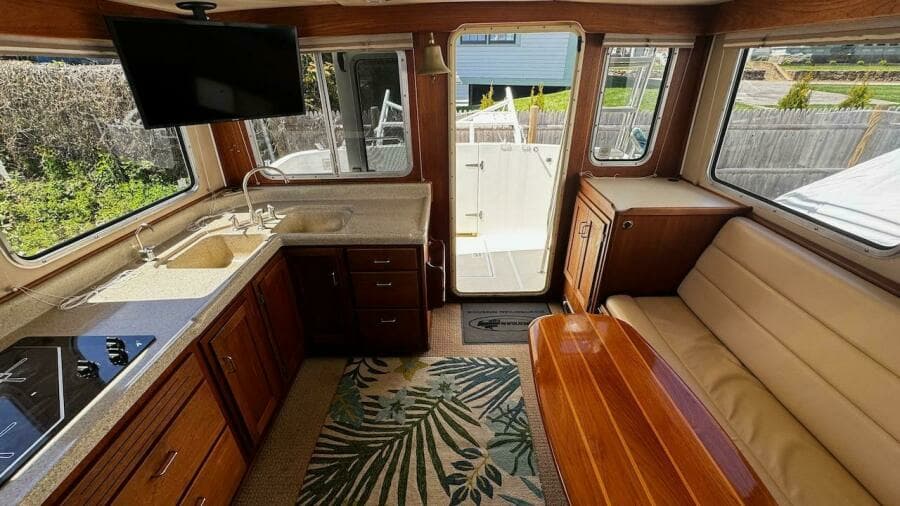 2001 American Tug 34