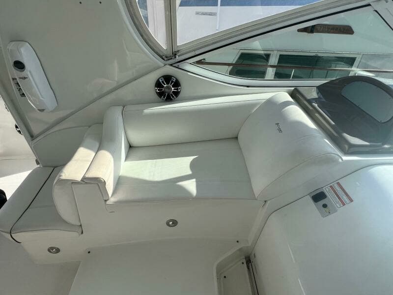 2011 Cruisers Yachts 415 MY