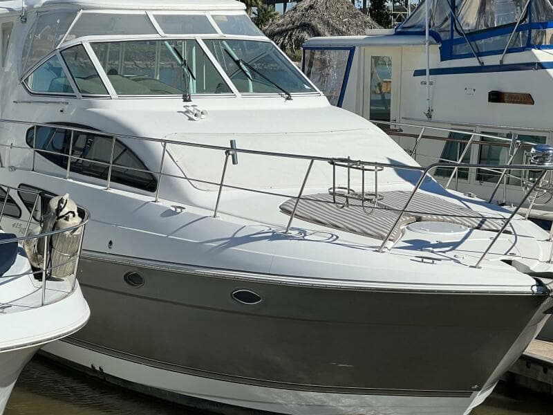 2011 Cruisers Yachts 415 MY