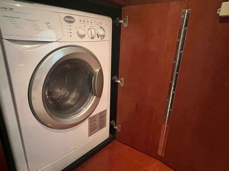 2011 Cruisers Yachts 415 MY