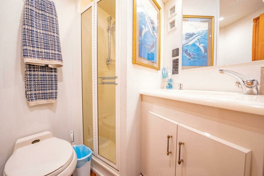 2000 Viking 60 Cockpit Sport Yacht