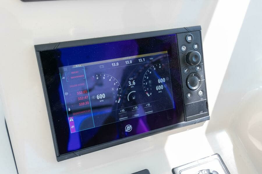2019 Boston Whaler 345 Conquest Electronics 3