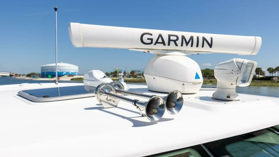 2019 Boston Whaler 345 Conquest Radar