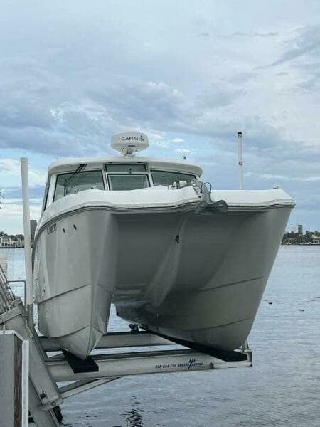 2019 World Cat 320 DC