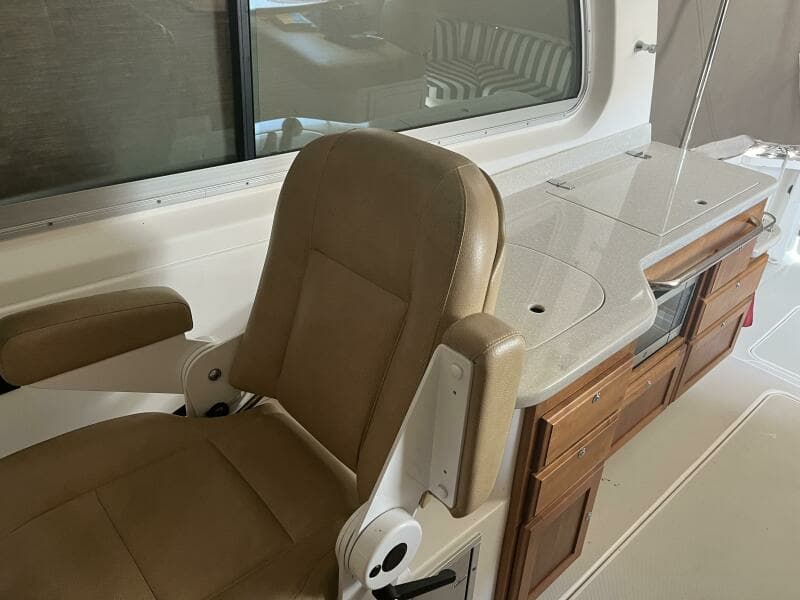 2013 Back Cove 34 - Helm