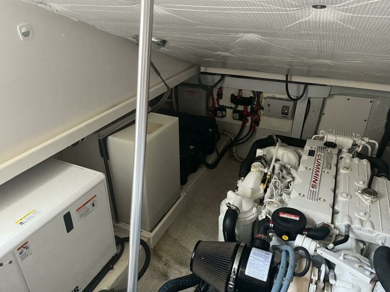 2013 Back Cove 34 - Engine Room