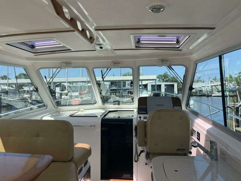 2013 Back Cove 34 - Windshield