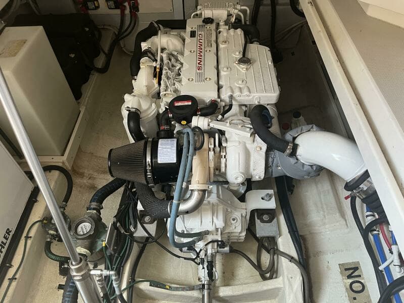 2013 Back Cove 34 - Engine
