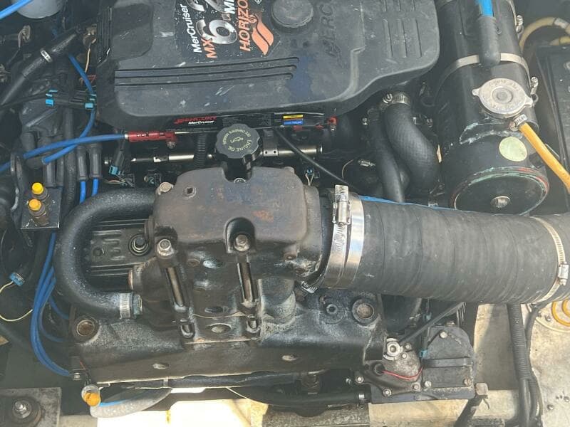 2007 Cruisers Yachts 340 Express