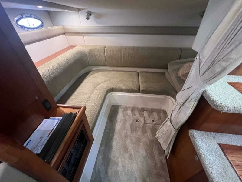 2007 Cruisers Yachts 340 Express