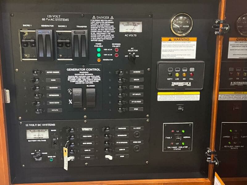 2007 Cruisers Yachts 340 Express