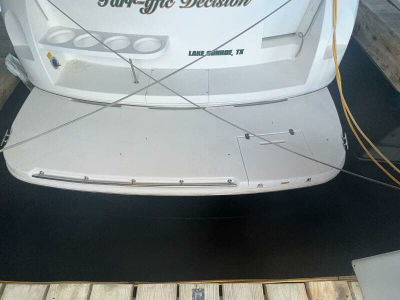 1997 Cruisers Yachts 3575