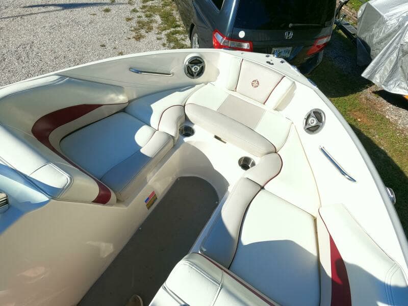 2008 Bryant 210 Bowrider