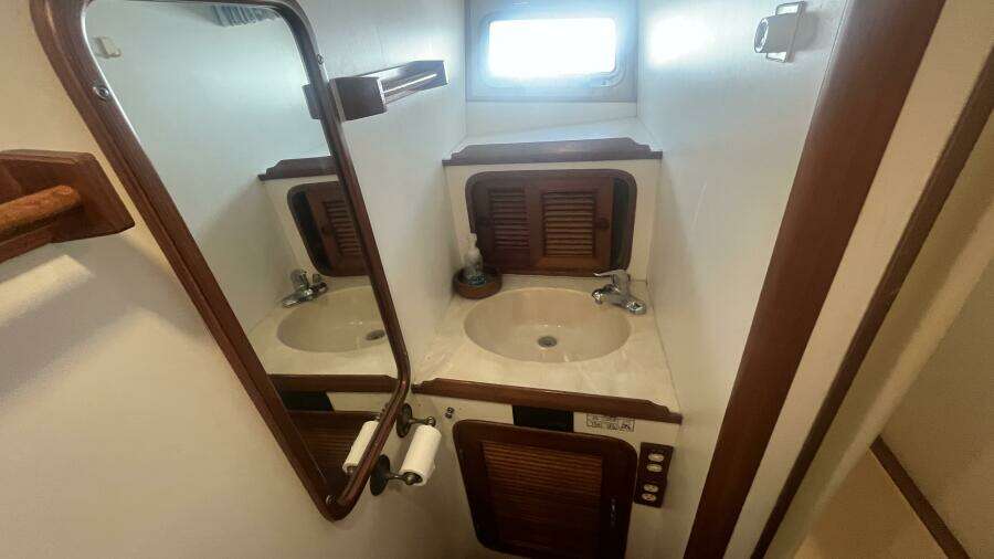 1986 Marine Trader Med Yacht 62 Yachtfish