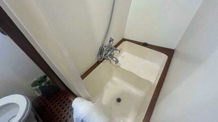 1986 Marine Trader Med Yacht 62 Yachtfish