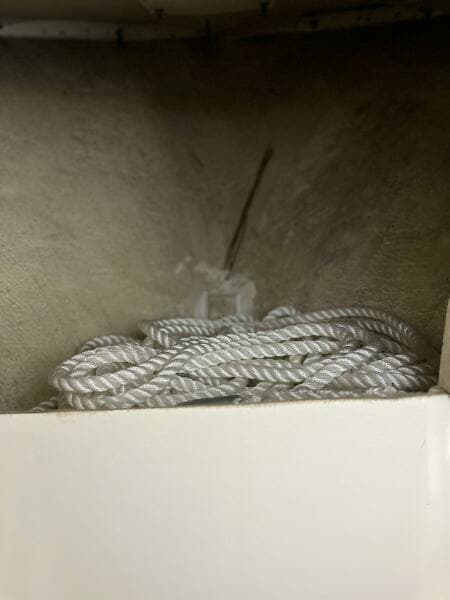 Forward rope locker