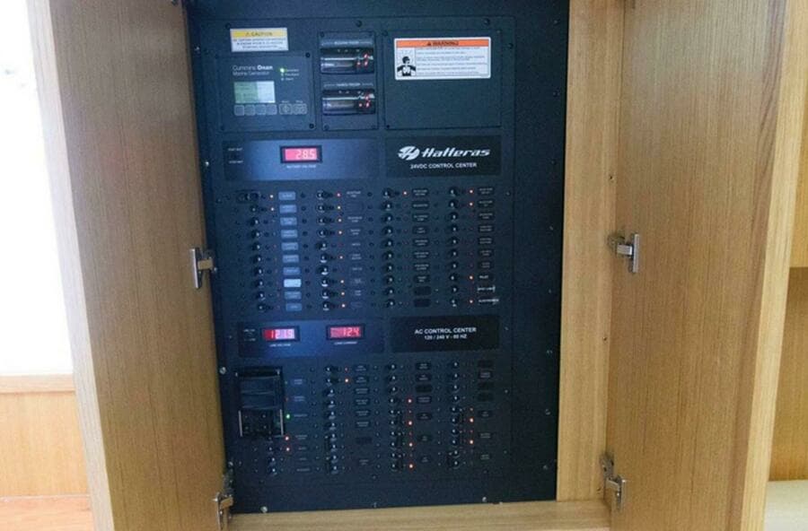 2015 Hatteras Express Sportfish