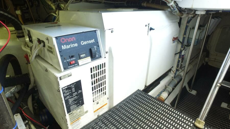 2006 Hatteras 68 Convertible