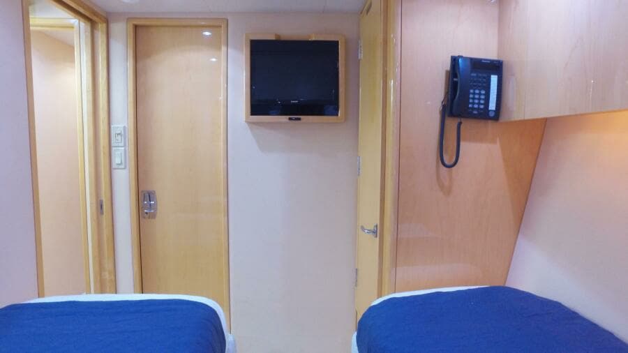 2006 Hatteras 68 Convertible