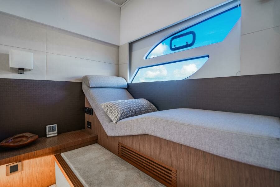 2016 Beneteau Gran Turismo 49