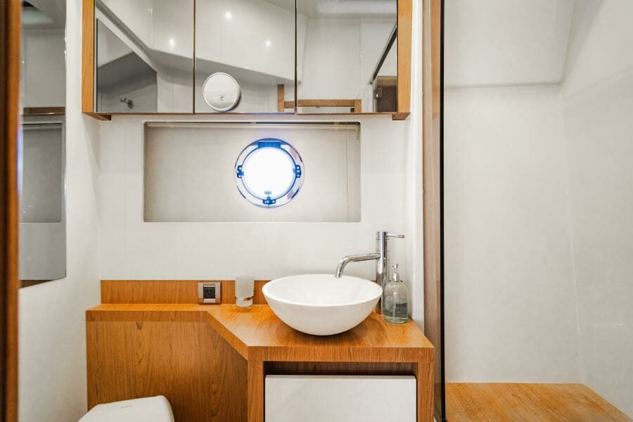 2016 Beneteau Gran Turismo 49