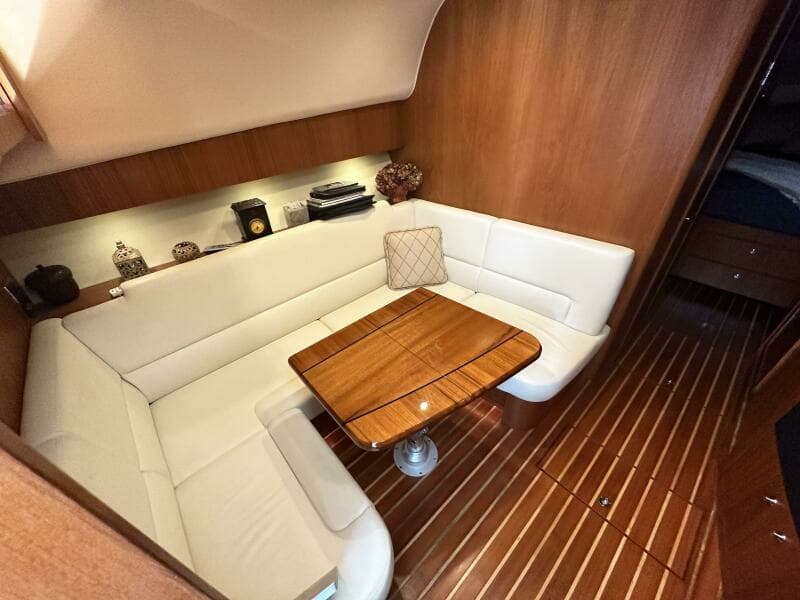2011 Tiara Yachts 4300 Open