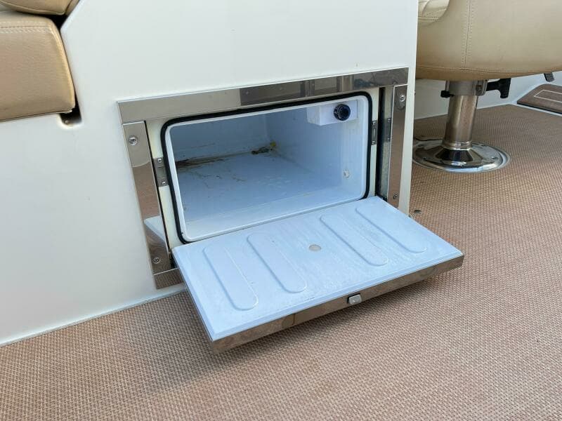 2015 Chris-Craft Launch 32RJ