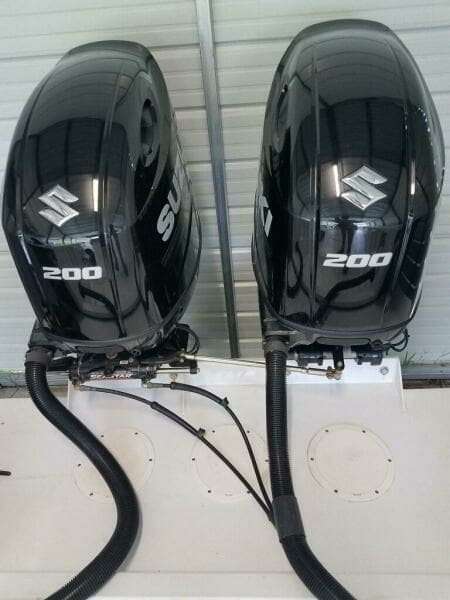 1988 Mako 261 Center Console