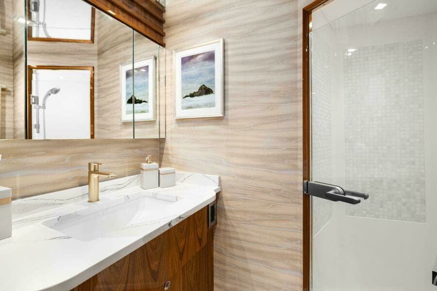 2022 Viking 75 Motor Yacht