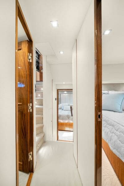 2022 Viking 75 Motor Yacht