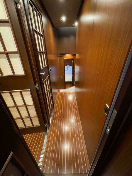 2006 Mochi Craft 74' Dolphin