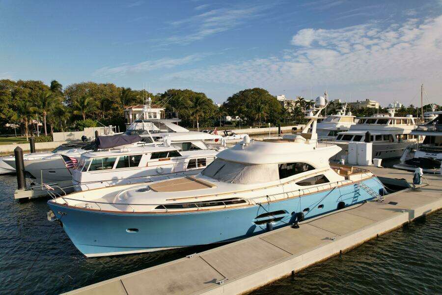 2006 Mochi Craft 74' Dolphin