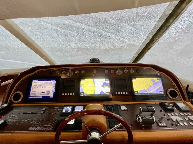 2006 Mochi Craft 74' Dolphin