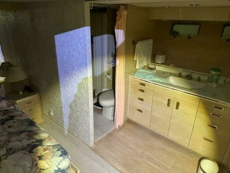 1990 Motor Yacht 70 Brata