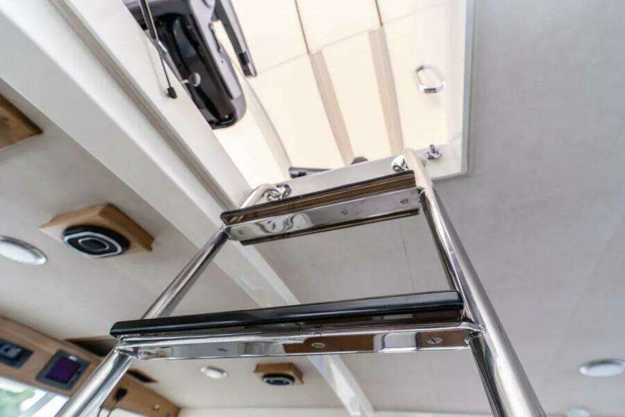 1986 Bertram 58 Flybridge Motor Yacht