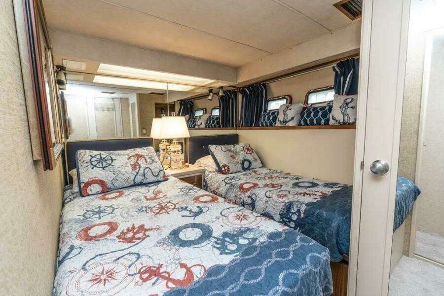 1986 Bertram 58 Flybridge Motor Yacht