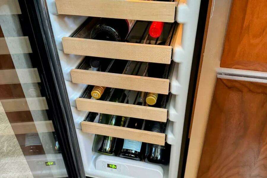 1986 Bertram 58 Flybridge Motor Yacht